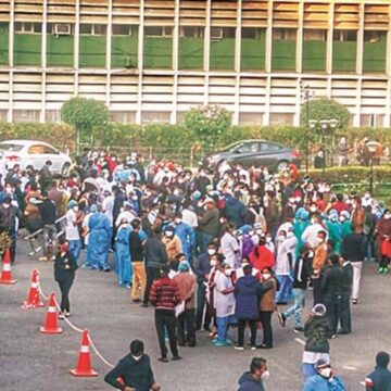नर्सों के अनिश्चितकालीन हड़ताल पर जाने से AIIMS की स्वास्थ्य व्यवस्था चरमराई