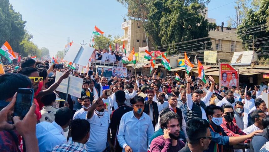 कृषि कानून के विरोध में कांग्रेस का प्रदर्शन, दिग्विजय सिंह समेत 20 नेता गिरफ्तार