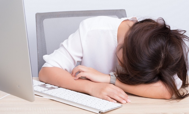 दोपहर की नींद को आदत बना लेने से सेहत पर क्या असर पड़ता है?