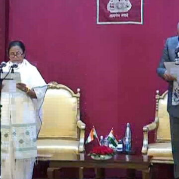 ममता बनर्जी ने तीसरी बार ली पश्चिम बंगाल मुख्यमंत्री पद की शपथ