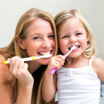 दांत और मसूड़ों की देखभाल के लिए अपनाएं ये आसान घरेलू उपाय