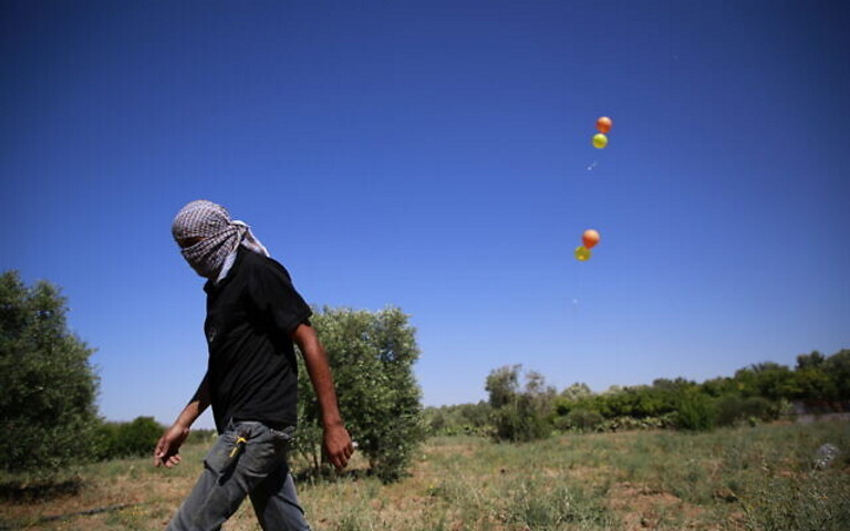 दूसरे दिन भी गाजा पर बमबारी रहा जारी, एक इस्राइली ड्रोन विमान मार गिराने का दावा 