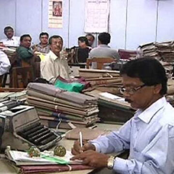 केंद्रीय कर्मचारियों के लिए बुरी खबर, मोदी सरकार ने दिए 20% कॉस्ट कटिंग का आदेश