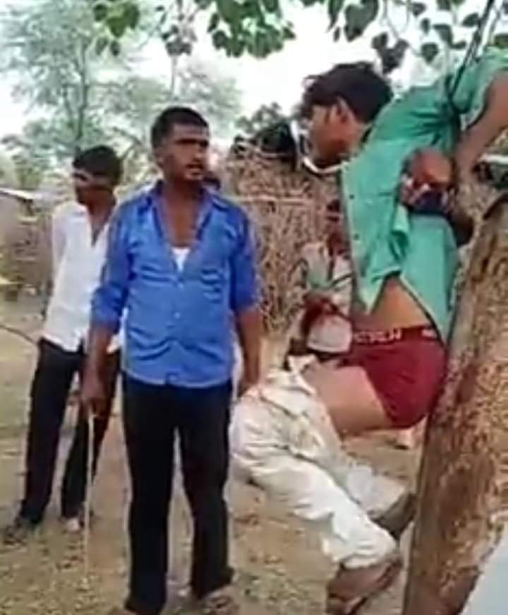 दलित युवक को पेड़ से बांधकर बेरहमी से पिटाई, प्राइवेट पार्ट में डाला मिर्ची 