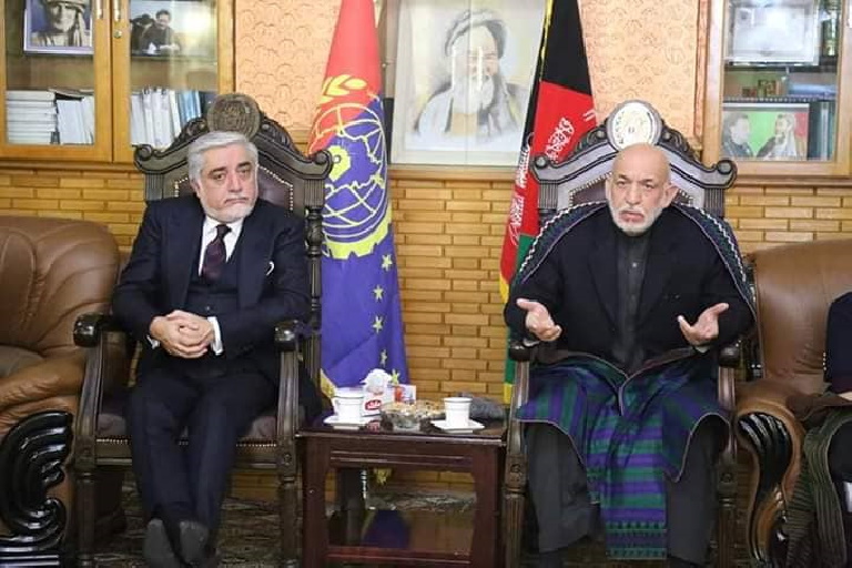 सरकार बनाने के लिए तालिबान का करजई और अब्दुल्ला के साथ बैठक