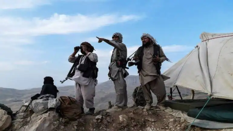 तालिबान के लड़ाके राजधानी काबुल तक पहुंचे, शहर को चारों ओर से घेरा