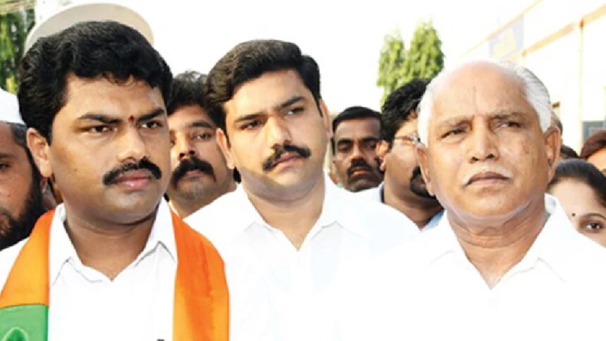 येदियुरप्पा के साथ धोखा, BJP ने पहले CM पद से हटाया, अब कैबिनेट से बेटे को बाहर किया