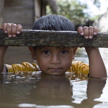 एक अरब से ज्यादा बच्चों पर मंडरा रहा जलवायु परिवर्तन का गंभीर खतरा