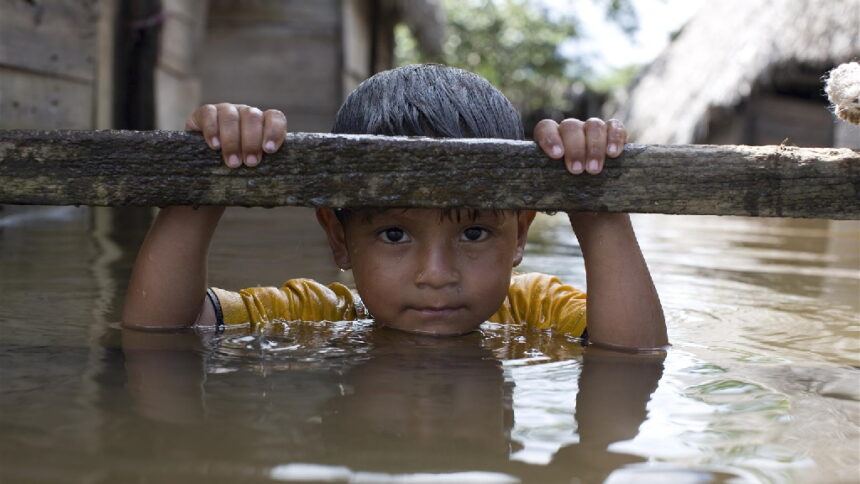 एक अरब से ज्यादा बच्चों पर मंडरा रहा जलवायु परिवर्तन का गंभीर खतरा