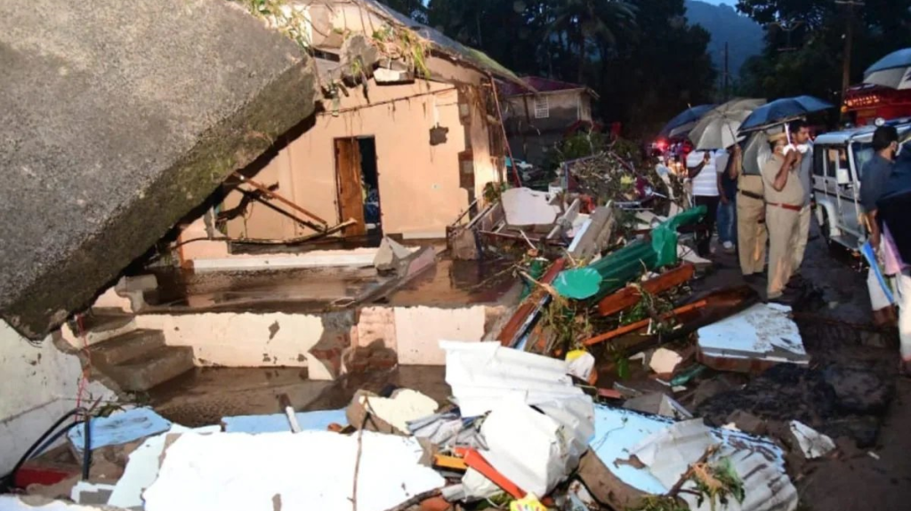 केरल में बारिश ने मचाई भारी तबाही, 9 की मौत, 12 लापता, रेस्क्यू ऑपरेशन जारी