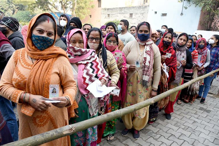 उत्तर प्रदेश में दोपहर 1 बजे तक 39%, उत्तराखंड में 35%, गोवा में 44% मतदान